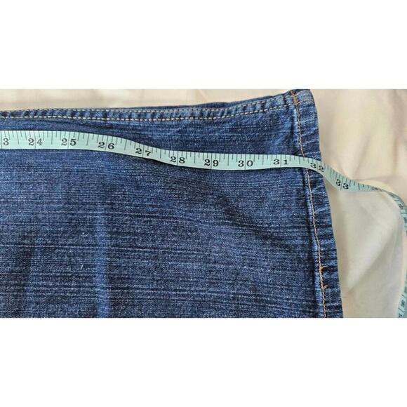 YMI Women's Low Rise Medium Wash Flare Jeans - Size 9 - Picture 6 of 6